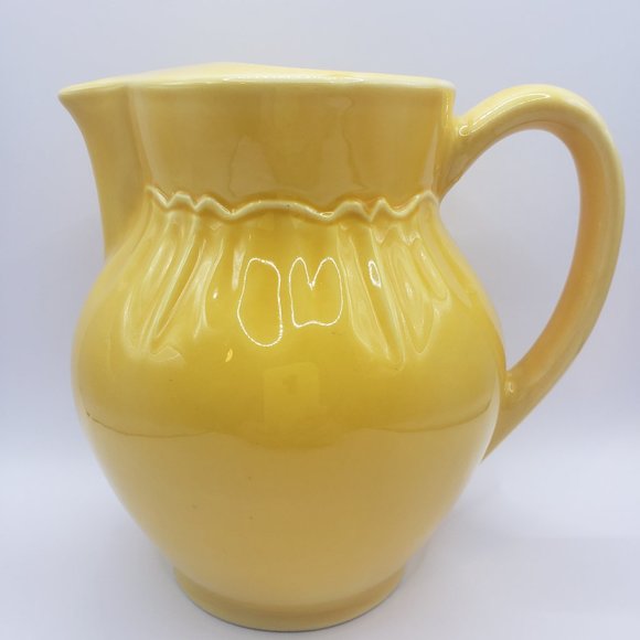 Varages Dining Vintage Varages France Luberon Yellow Water Wine